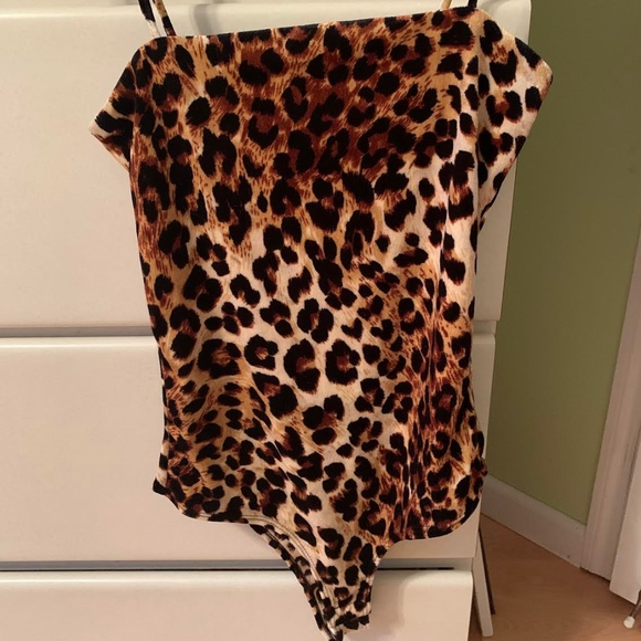 Cheetah print bodysuit - Picture 3 of 4